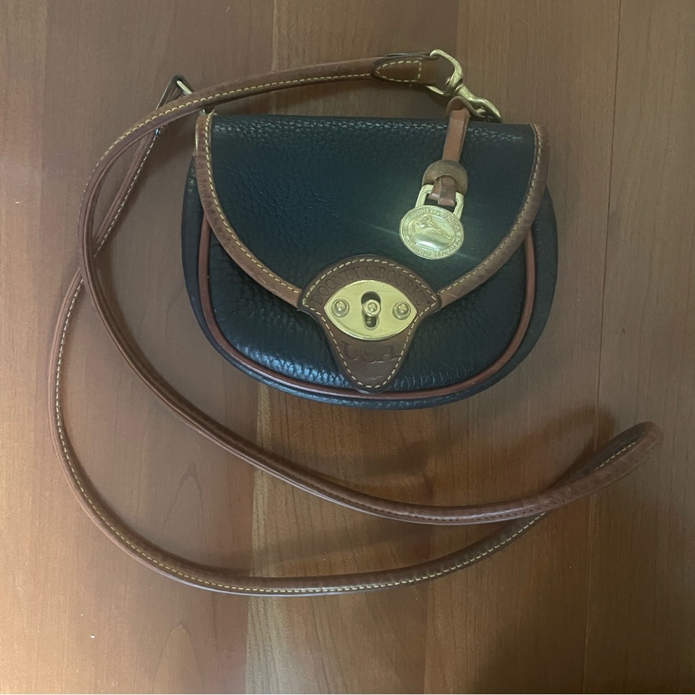 Dooney & Bourke Classic Small Leather Crossbody Bag